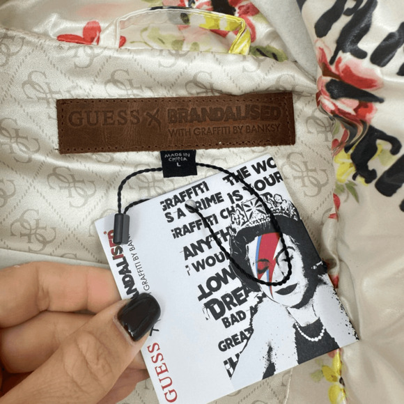 Guess x Brandalised Graphite by Banksy Print  Convertible Puffer Jacket Vest L - Picture 3 of 16